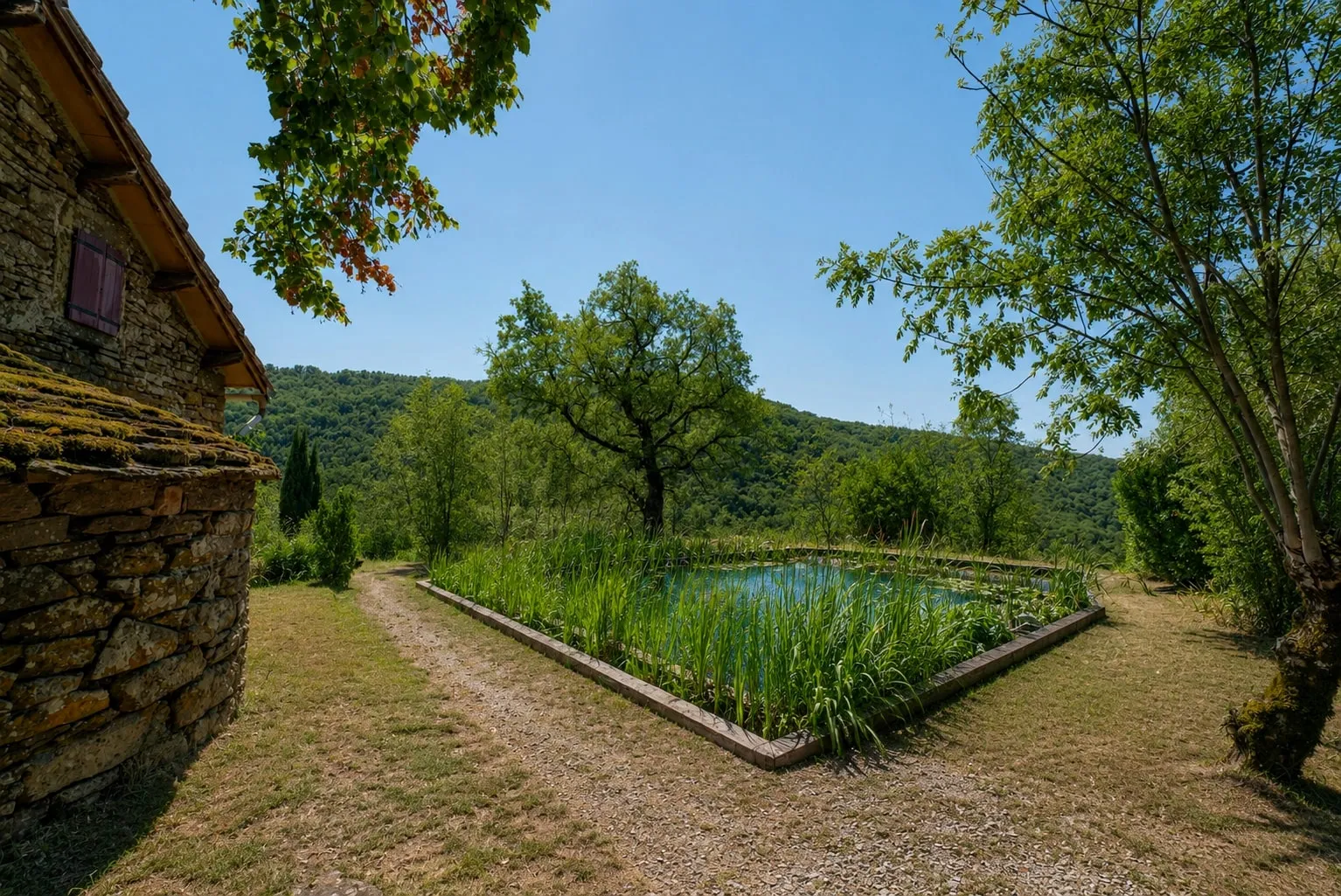 La Ferrière — bassin allee