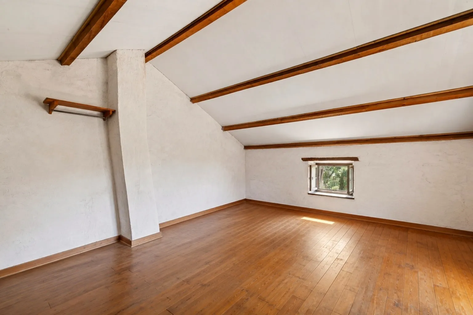 La Ferrière — chambre parquet